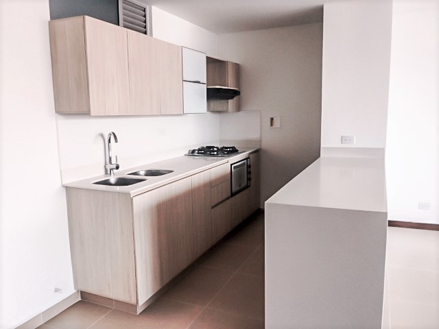 Apartamento en arriendo en El Poblado, Medellín · foto 4 de 10