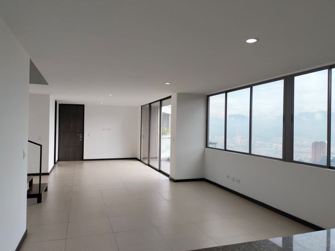 Apartamento de 4 alcobas en venta en El Poblado, Medellín, 163 m² · foto 4 de 19
