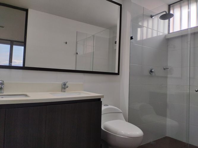 Apartamento de 4 alcobas en venta en El Poblado, Medellín, 163 m² · foto 17 de 19