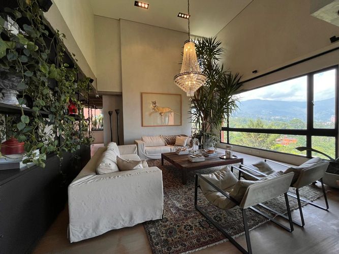 Apartamento de 4 alcobas en venta en El Poblado, Medellín, 379 m² · foto 1 de 19