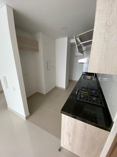 Apartamento de 2 alcobas en venta en Unidad Residencial Santiago De Cali, Cali, 64 m² · foto 2 de 15
