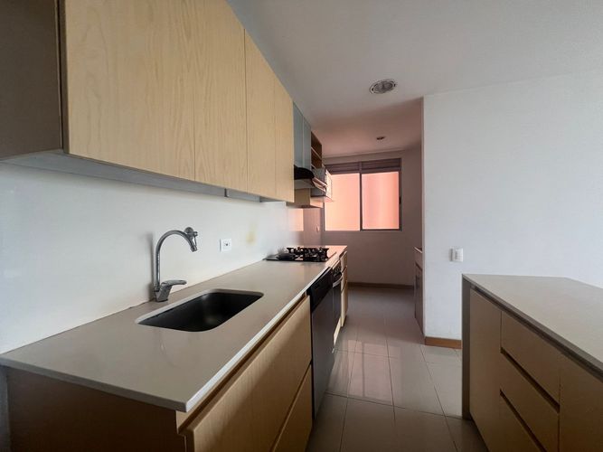 Apartamento de 3 alcobas en arriendo en Loma Benedictinos, Envigado, 112 m² · foto 7 de 19