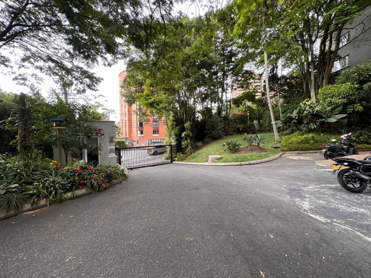 Apartamento en arriendo en El Tesoro, Medellín · foto 21 de 21