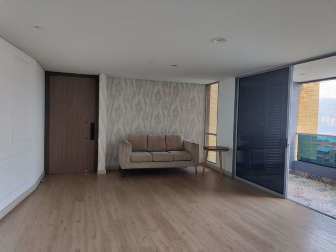 Apartamento de 3 alcobas en venta en El Poblado, Medellín, 165 m² · foto 1 de 19