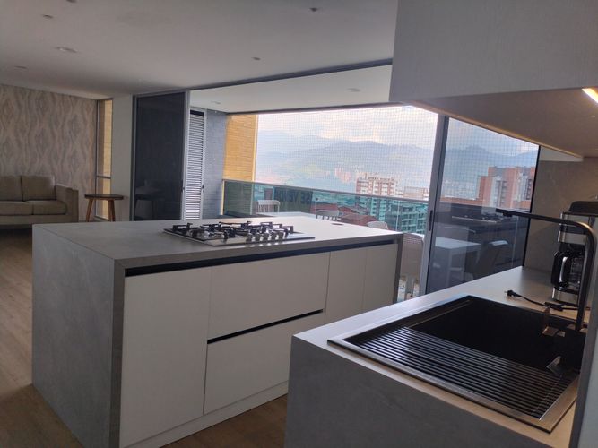 Apartamento de 3 alcobas en venta en El Poblado, Medellín, 165 m² · foto 5 de 19