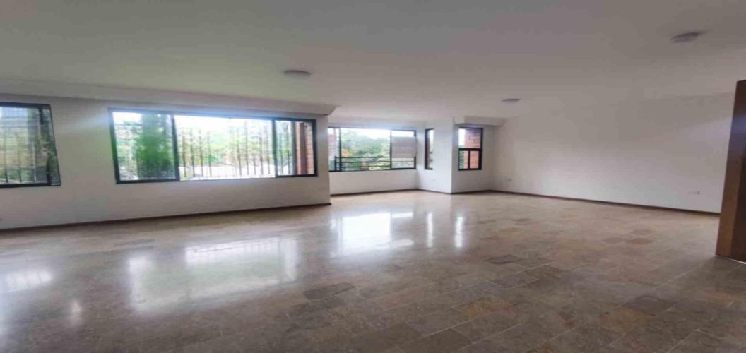 Oficina en arriendo en La Aguacatala, Medellín, 170 m² · foto 2 de 7