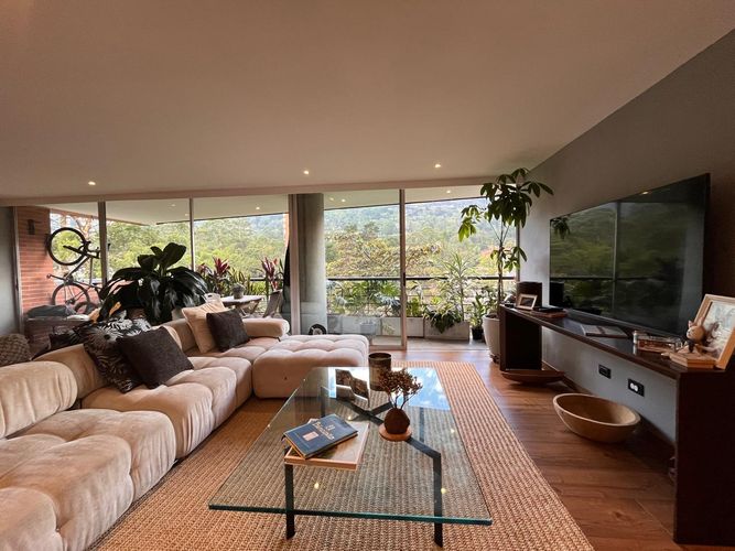 Apartamento de 2 alcobas en venta en El Poblado, Medellín, 150 m² · foto 3 de 20