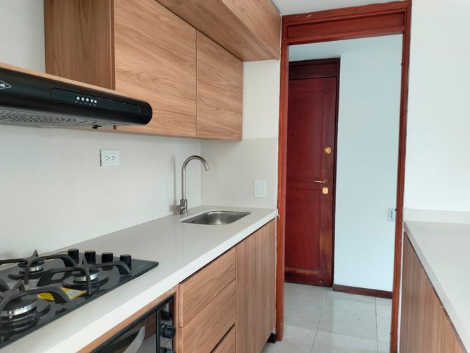 Apartamento de 4 alcobas en arriendo en El Poblado, Medellín, 117 m² · foto 7 de 19