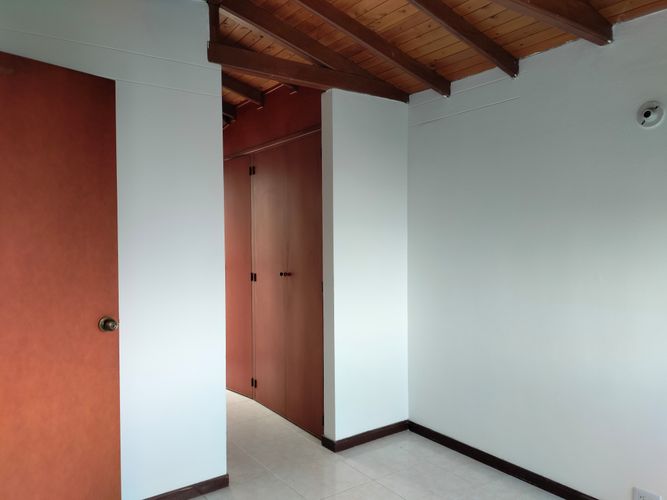 Apartamento de 4 alcobas en arriendo en El Poblado, Medellín, 117 m² · foto 8 de 19