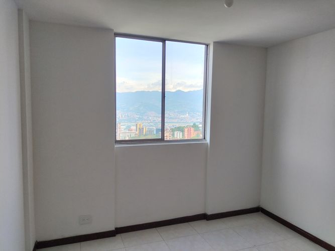 Apartamento de 4 alcobas en arriendo en El Poblado, Medellín, 117 m² · foto 9 de 19