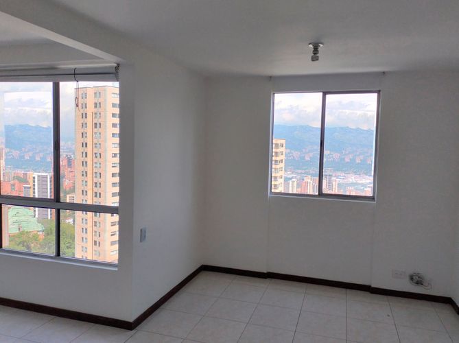 Apartamento de 4 alcobas en arriendo en El Poblado, Medellín, 117 m² · foto 13 de 19