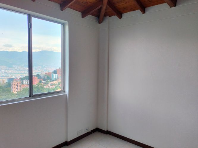 Apartamento de 4 alcobas en arriendo en El Poblado, Medellín, 117 m² · foto 14 de 19