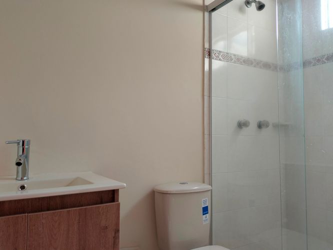 Apartamento de 4 alcobas en arriendo en El Poblado, Medellín, 117 m² · foto 17 de 19
