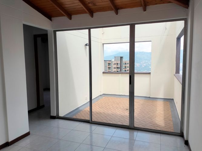 Apartamento de 4 alcobas en arriendo en El Poblado, Medellín, 117 m² · foto 18 de 19