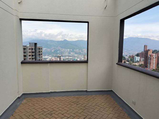Apartamento de 4 alcobas en arriendo en El Poblado, Medellín, 117 m² · foto 19 de 19