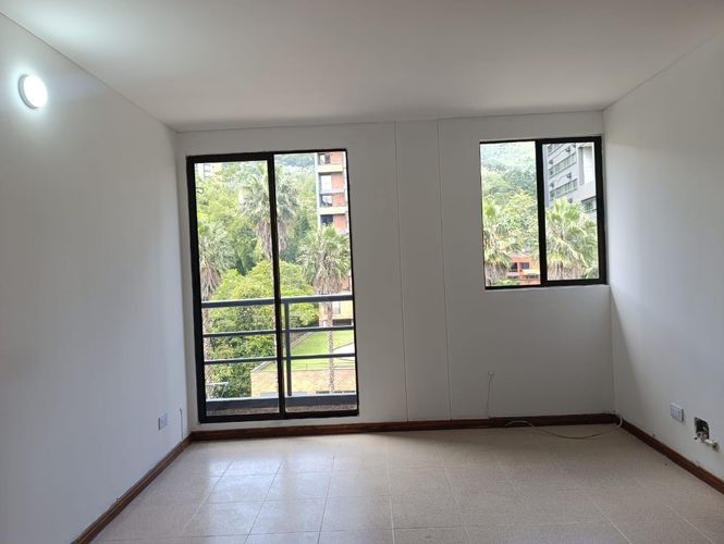 Apartamento de 2 alcobas en venta en El Poblado, Medellín, 65 m² · foto 3 de 19