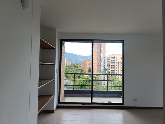Apartamento de 2 alcobas en venta en El Poblado, Medellín, 65 m² · foto 7 de 19