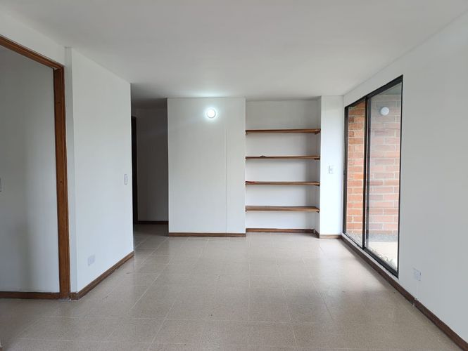 Apartamento de 2 alcobas en venta en El Poblado, Medellín, 65 m² · foto 11 de 19