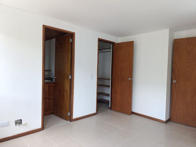 Apartamento de 2 alcobas en venta en El Poblado, Medellín, 65 m² · foto 13 de 19