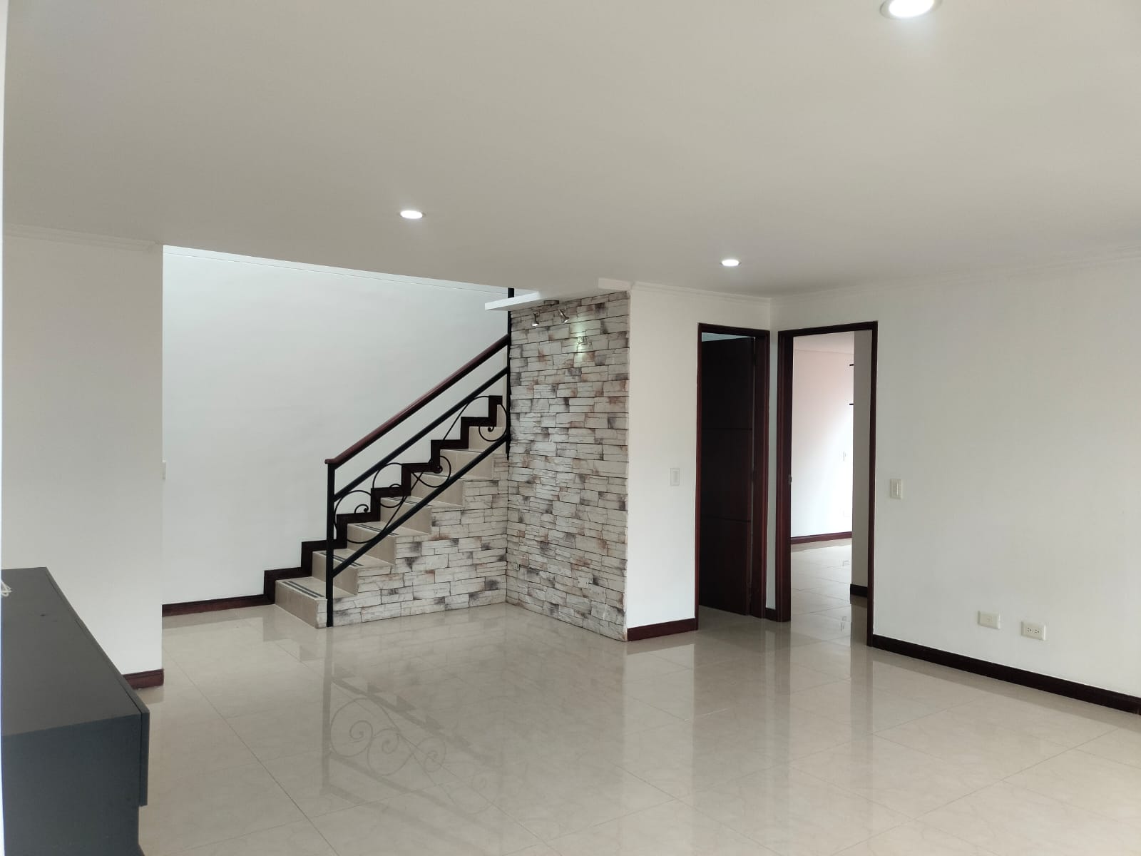 Apartamento en arriendo en Loma Benedictinos, Envigado · foto 2 de 18