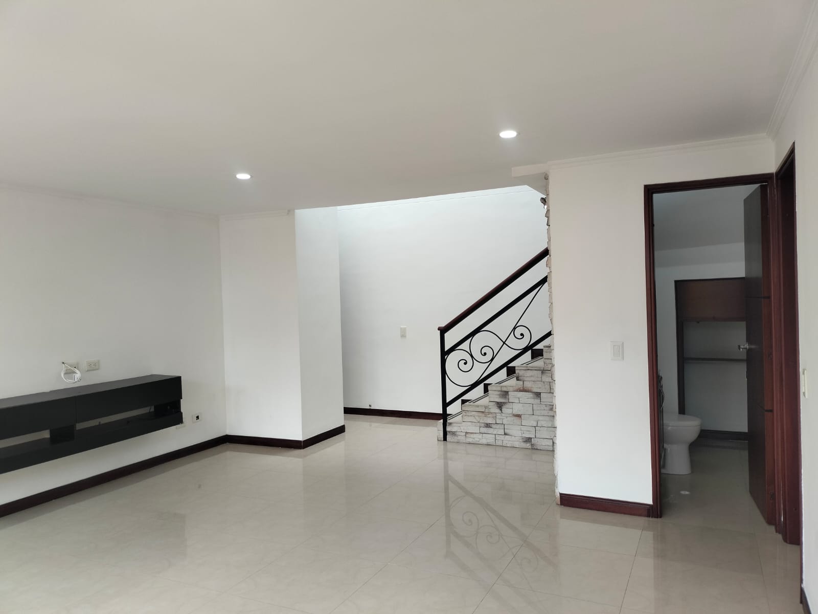 Apartamento en arriendo en Loma Benedictinos, Envigado · foto 3 de 18
