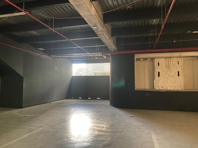 Local en arriendo en El Poblado, Medellín, 257 m² · foto 3 de 7