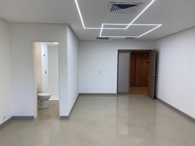 Consultorio en arriendo en El Poblado, Medellín, 37 m² · foto 13 de 19