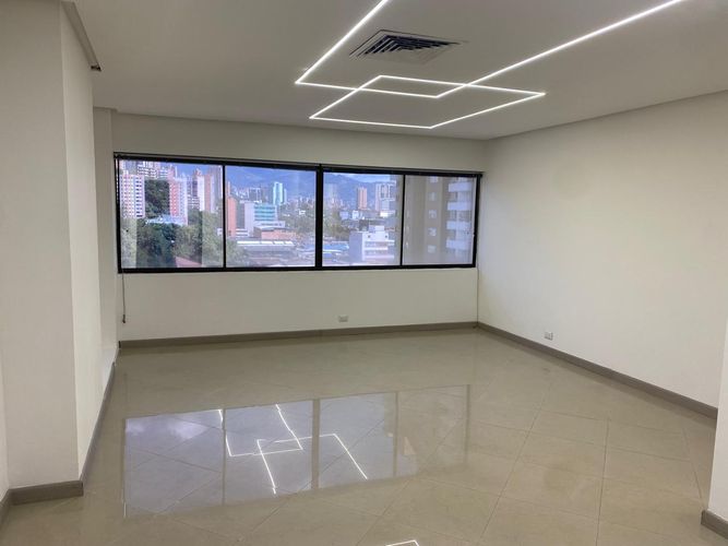 Consultorio en arriendo en El Poblado, Medellín, 37 m² · foto 18 de 19