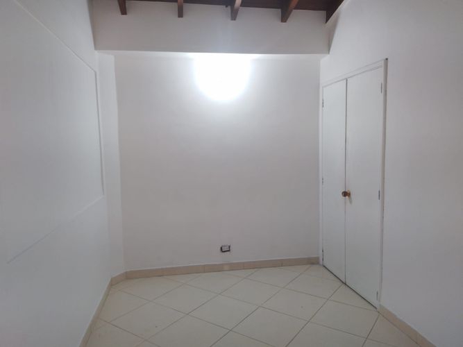 Oficina en venta en El Dorado, Envigado, 200 m² · foto 4 de 9