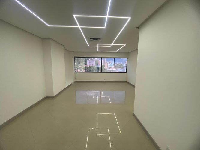 Oficina en arriendo en La Aguacatala, Medellín, 37 m² · foto 4 de 19