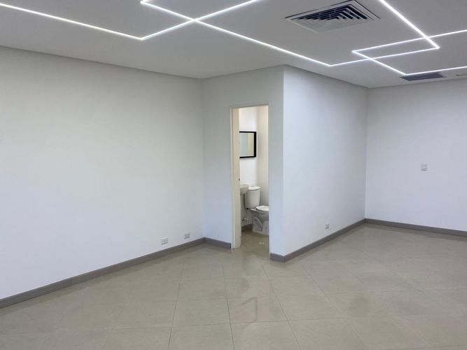Oficina en arriendo en La Aguacatala, Medellín, 37 m² · foto 6 de 19