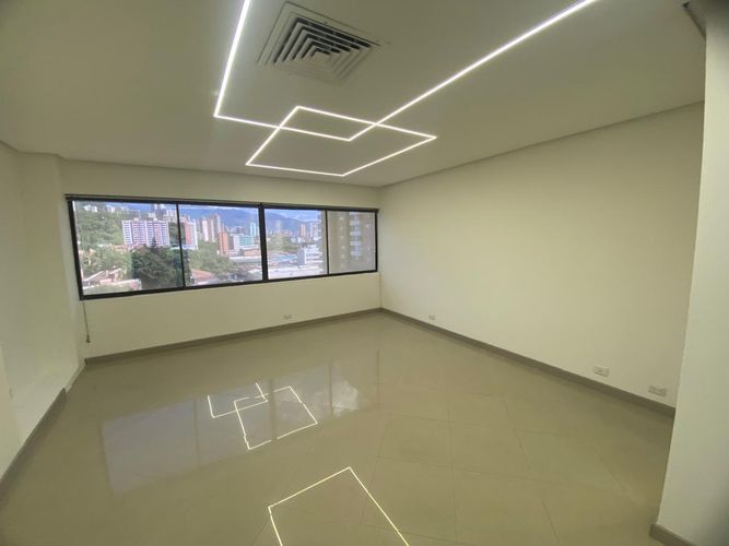 Oficina en arriendo en La Aguacatala, Medellín, 37 m² · foto 11 de 19