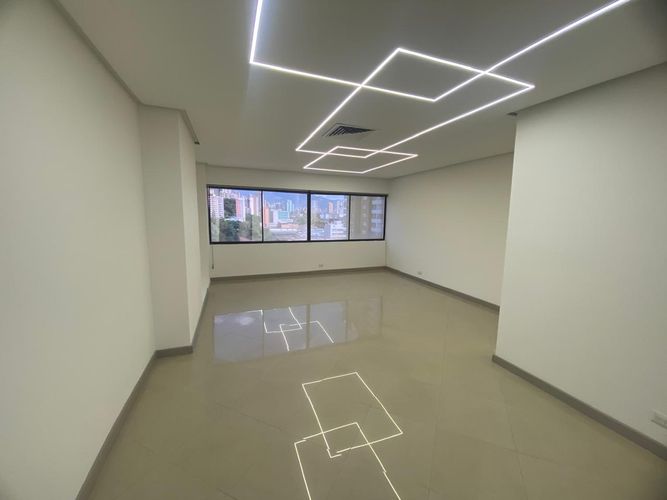 Oficina en arriendo en La Aguacatala, Medellín, 37 m² · foto 13 de 19