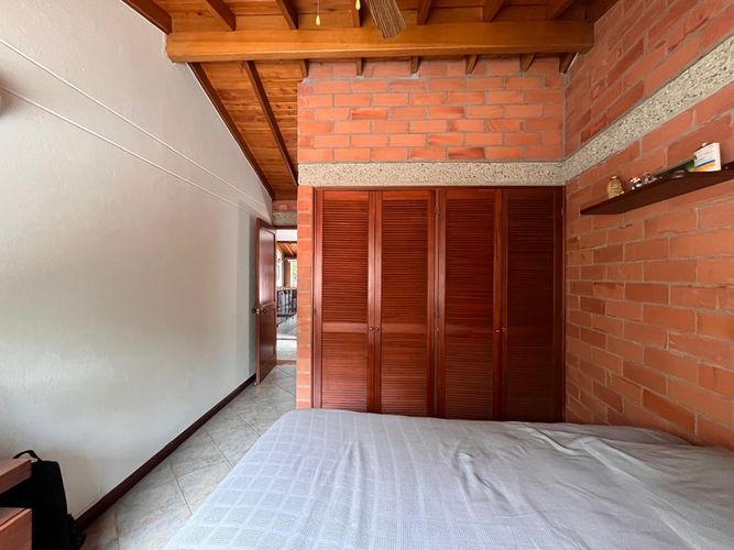 Casa de 3 alcobas en venta en La Pradera, Envigado, 235 m² · foto 12 de 20