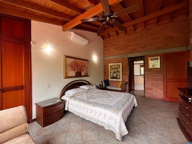 Casa de 3 alcobas en venta en La Pradera, Envigado, 235 m² · foto 14 de 20