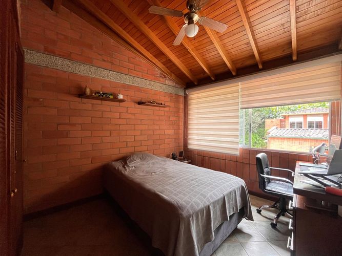 Casa de 3 alcobas en venta en La Pradera, Envigado, 235 m² · foto 15 de 20