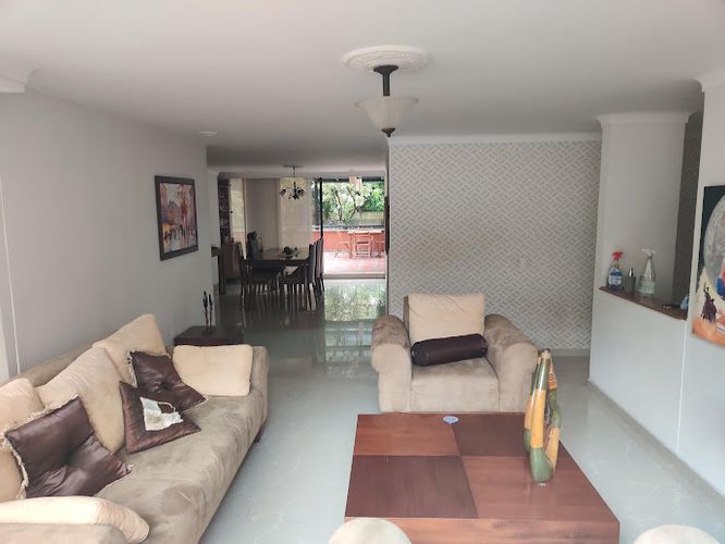 Apartamento de 4 alcobas en venta en El Poblado, Medellín, 160 m² · foto 2 de 15