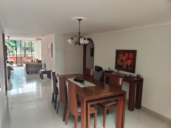 Apartamento de 4 alcobas en venta en El Poblado, Medellín, 160 m² · foto 3 de 15