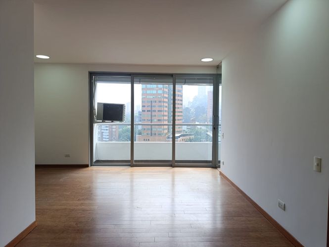 Apartamento de 2 alcobas en venta en El Poblado, Medellín, 87 m² · foto 3 de 19