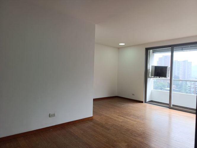 Apartamento de 2 alcobas en venta en El Poblado, Medellín, 87 m² · foto 6 de 19