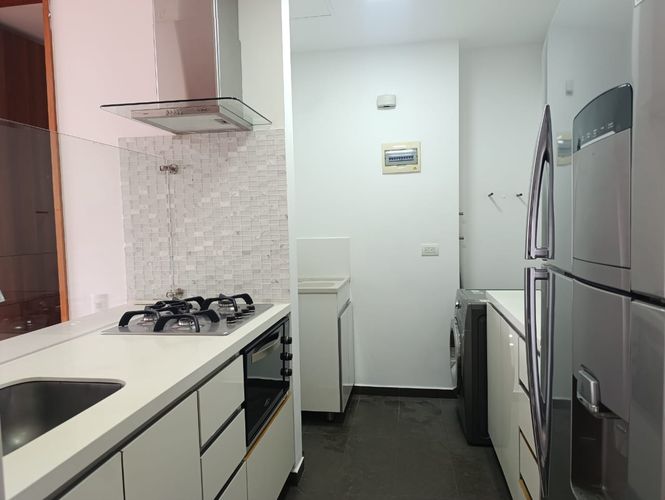 Apartamento de 2 alcobas en venta en El Poblado, Medellín, 87 m² · foto 9 de 19