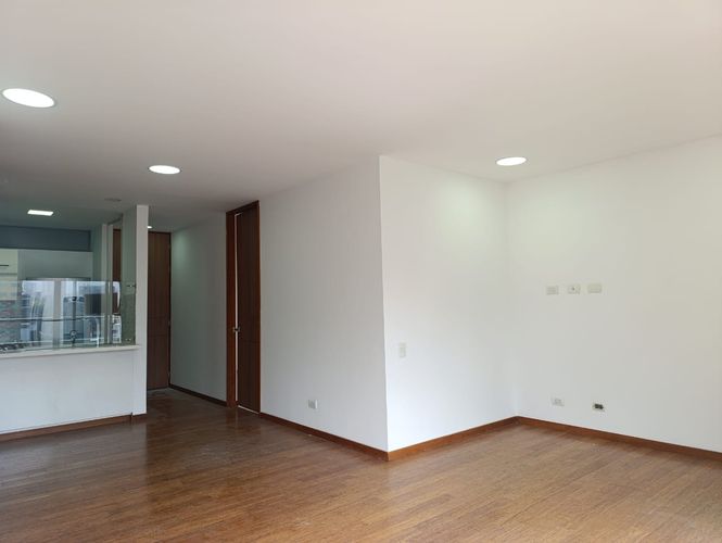 Apartamento de 2 alcobas en venta en El Poblado, Medellín, 87 m² · foto 10 de 19