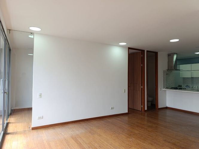Apartamento de 2 alcobas en venta en El Poblado, Medellín, 87 m² · foto 12 de 19
