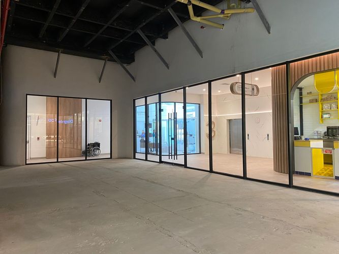 Local en arriendo en El Poblado, Medellín, 91 m² · foto 2 de 4