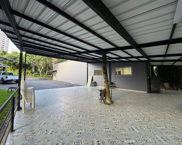 Oficina en arriendo en Camino Verde, Envigado, 300 m² · foto 10 de 11