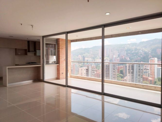 Apartamento de 3 alcobas en arriendo en El Poblado, Medellín, 135 m² · foto 2 de 16