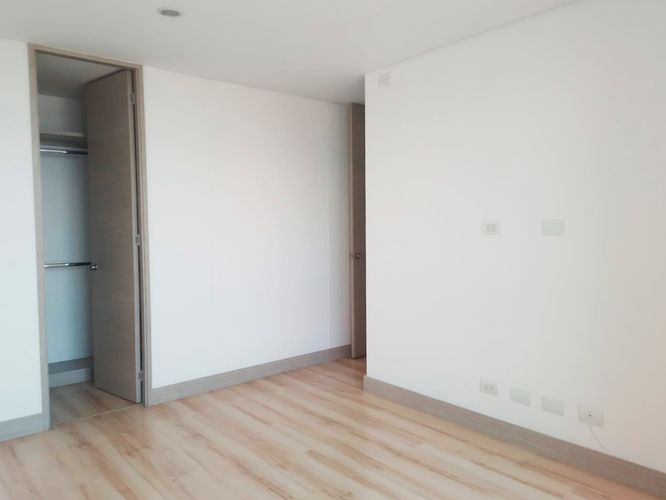 Apartamento de 3 alcobas en arriendo en El Poblado, Medellín, 135 m² · foto 4 de 16