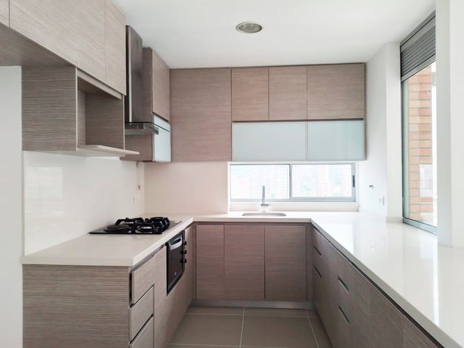 Apartamento de 3 alcobas en arriendo en El Poblado, Medellín, 135 m² · foto 6 de 16