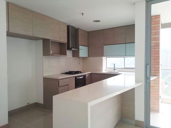 Apartamento de 3 alcobas en arriendo en El Poblado, Medellín, 135 m² · foto 7 de 16