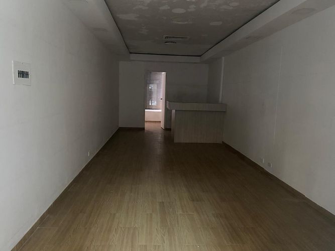 Local en arriendo en El Poblado, Medellín, 41 m² · foto 2 de 5